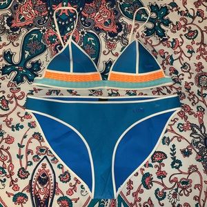 Triangl Bikini Set